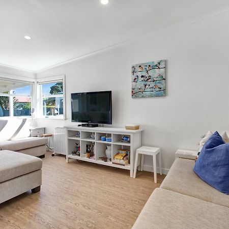 The Little Blue Bach In Oneroa Village By Waiheke Unlimited 외부 사진