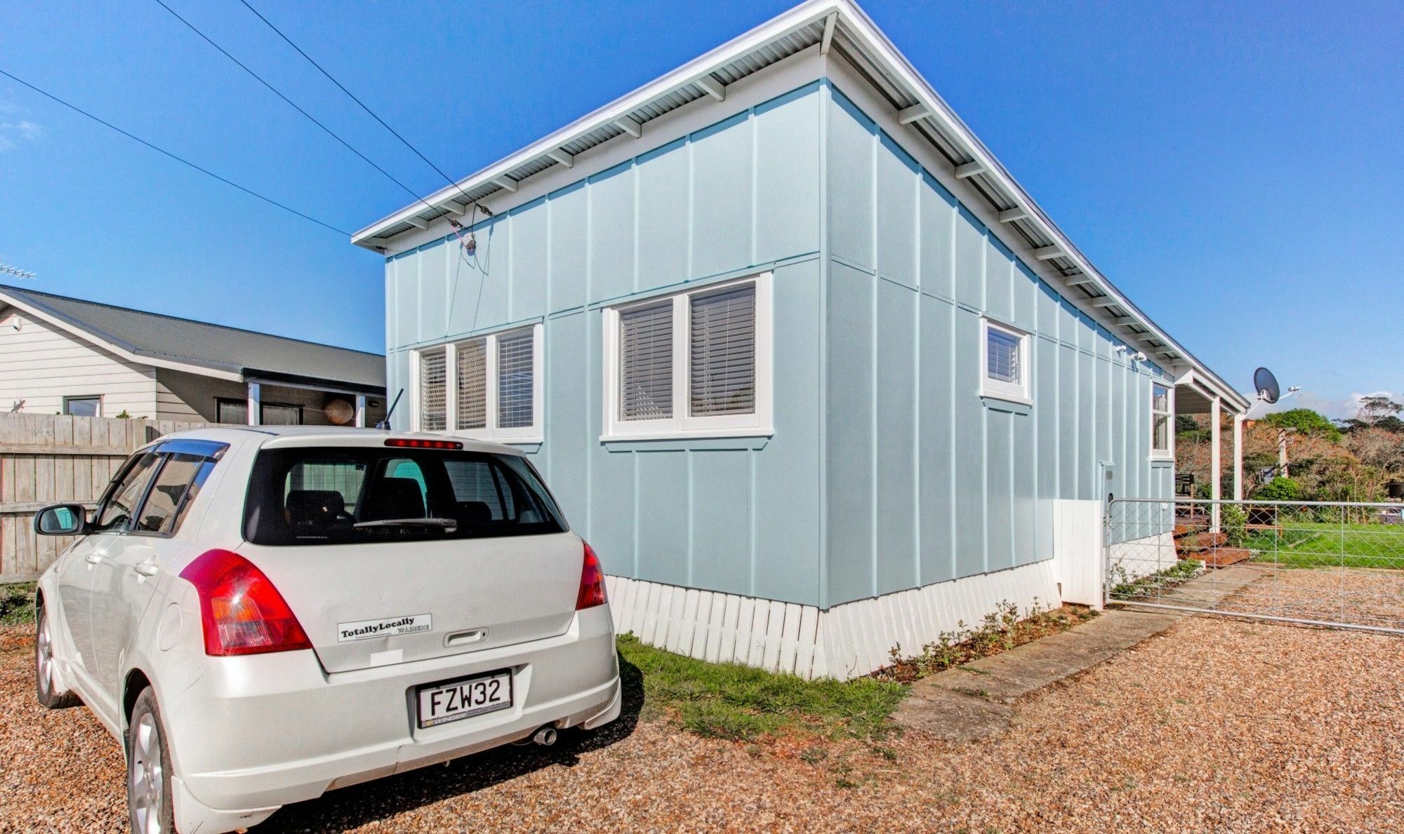 The Little Blue Bach In Oneroa Village By Waiheke Unlimited 외부 사진